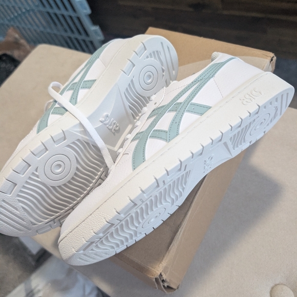 NIB ASICS Japan S Sneakers - Picture 4 of 4